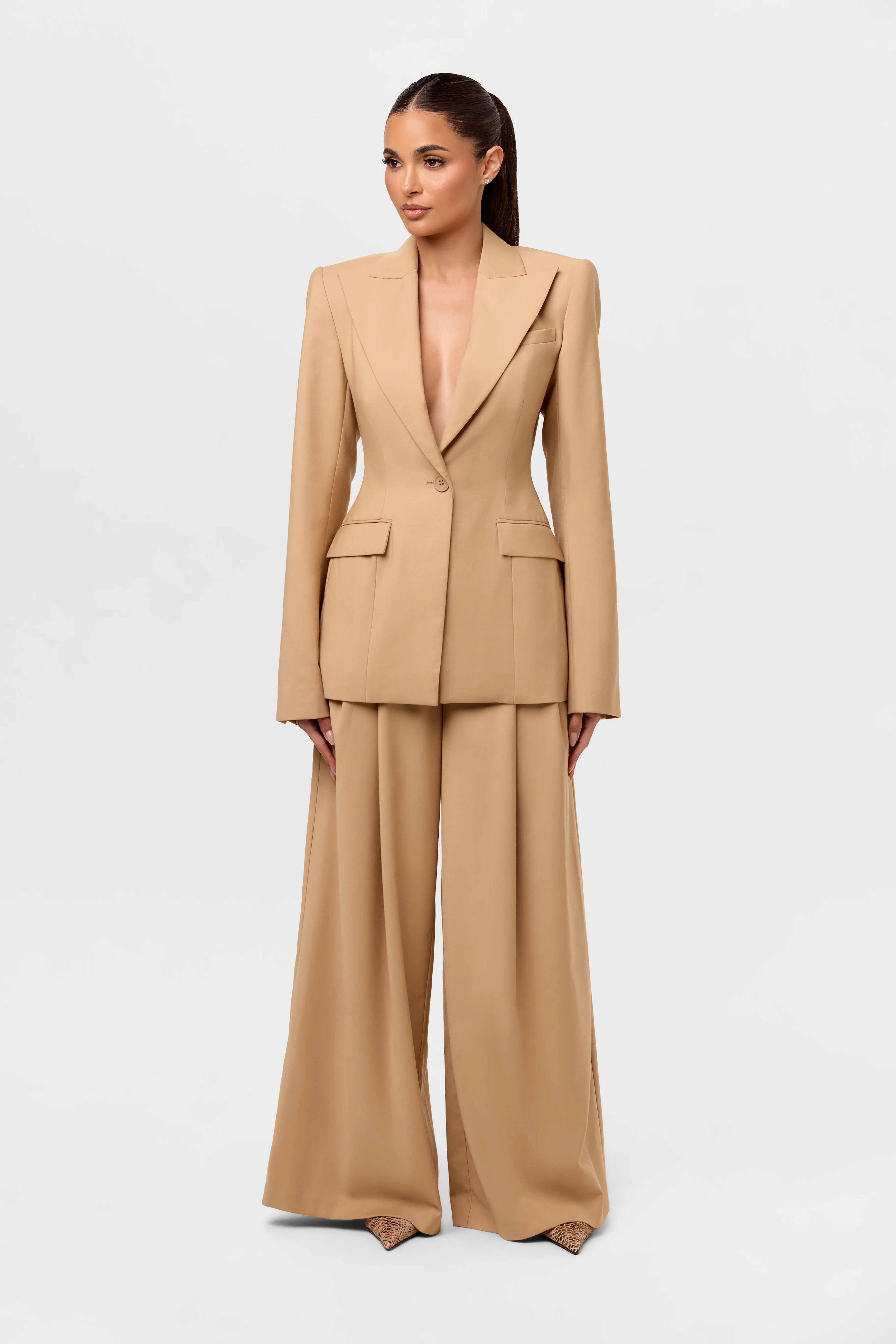 Power Shoulder Fitted Suit Blazer - Image 28